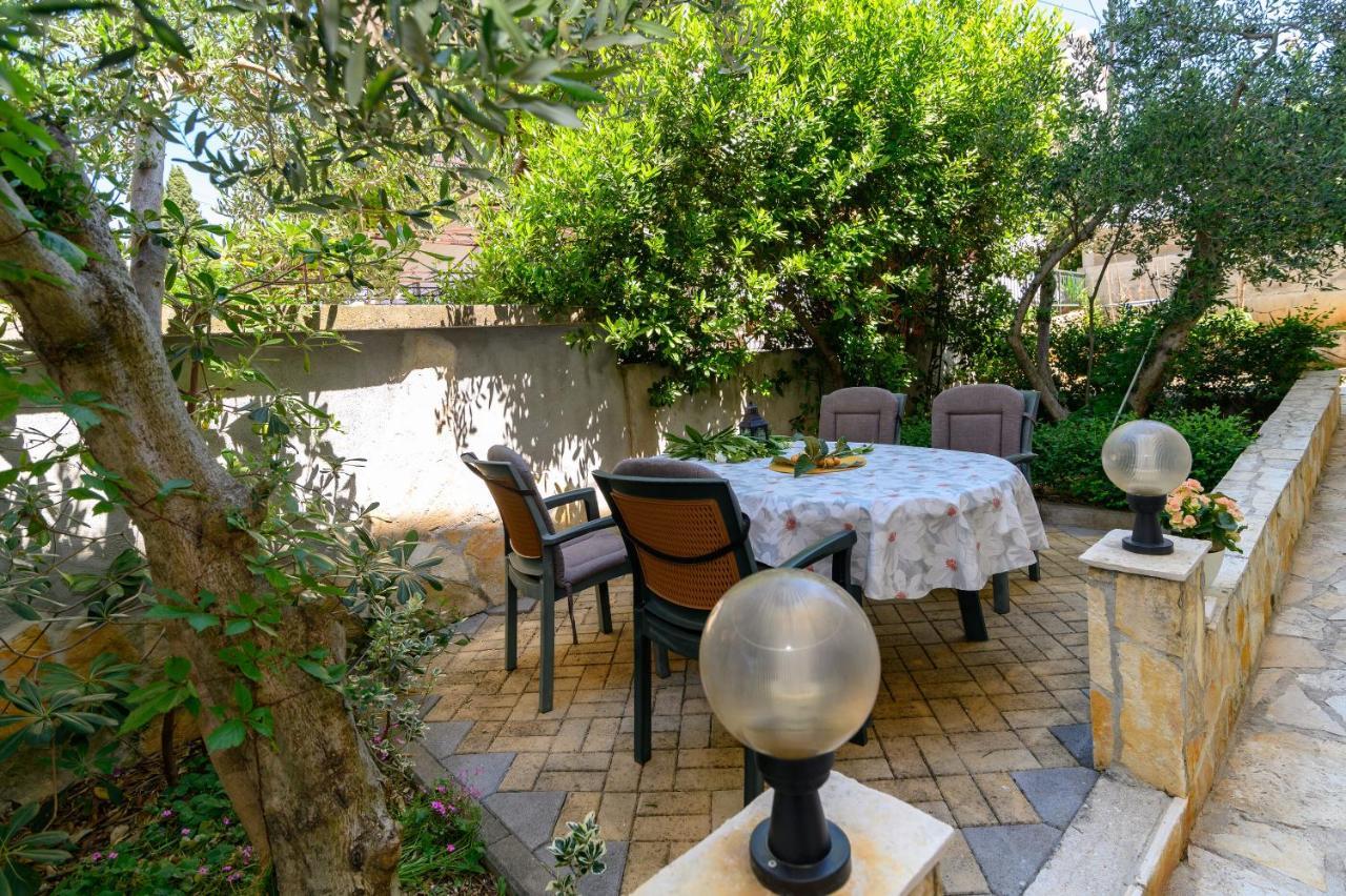 Apartments Vice Trogir Exterior photo
